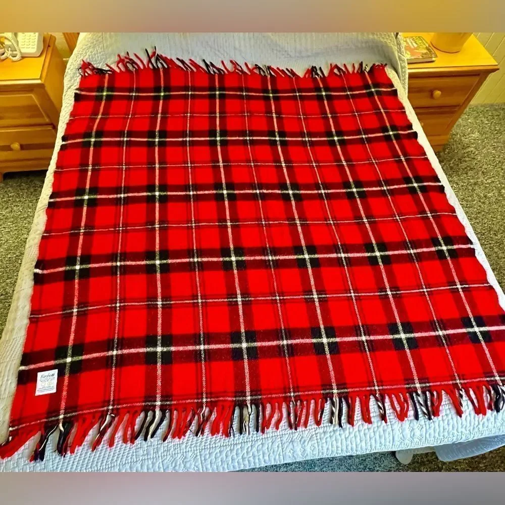 VTG Faribo Faribault Blanket Woolen Mills Co Red Plaid Fringed Acrylic Throw